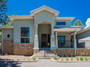 Casa Elegante, 4 Bedrooms, AC, Game Room, Sleeps 10, Fireplace, Gas Grill